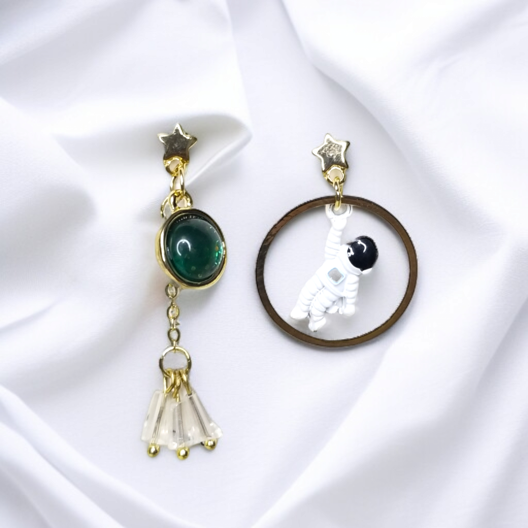 Dreamer Mismatched Earrings by Celvyn